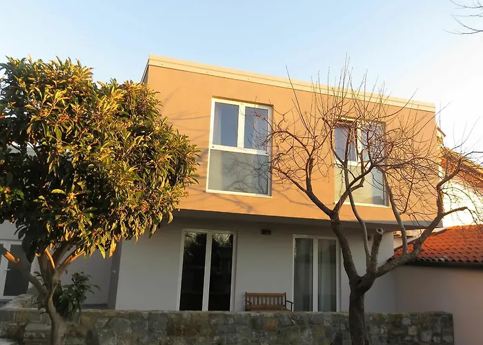 Al Dolce Eremo بيت ضيافة 3*